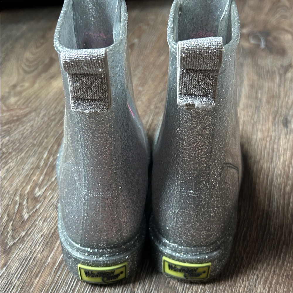 Western Chief Glittery Boots with Pink Laces - Picture 4 of 4